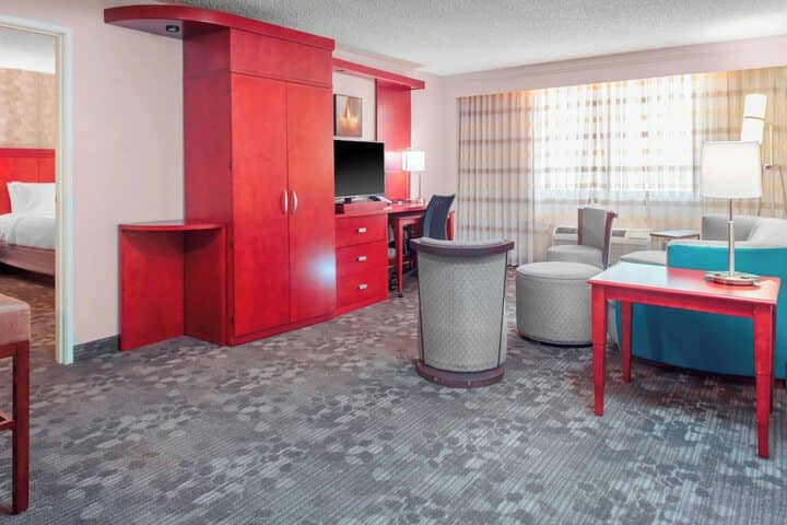 Room 28 of 82